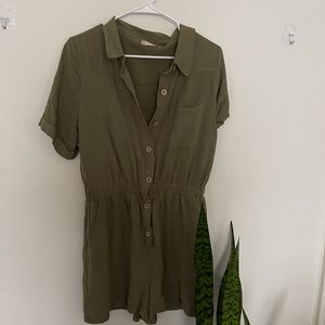 Francescas Olive Green Jumpsuit Romper Size Large